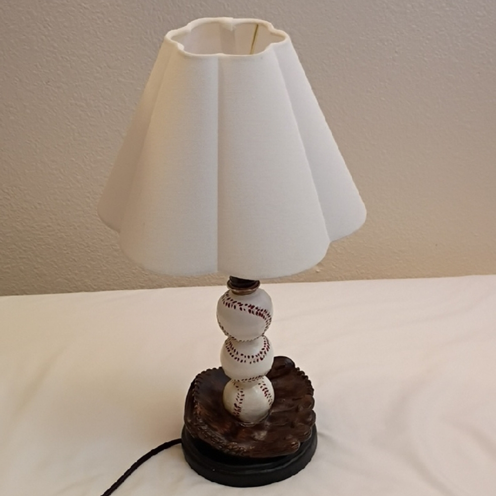 Vintage Classic Baseball's And Glove Lamp